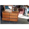 Image 1 : 6 DRAWER MAPLE DRESSER WITH MIRROR