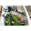 Image 2 : TOTE OF AQUARIUM ACCESSORIES