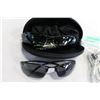 Image 3 : 2 PAIRS OF SUNGLASSES AND EARBUDS