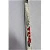 Image 2 : SIGNED STEVE YZERMAN DETROIT HOCKEY STICK GAME - USED