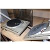 Image 2 : 2 PIONEER TURNTABLES AND SOUND TRACK STEREO TUNER