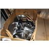 Image 1 : BOX OF KITCHEN WARES
