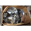 Image 2 : BOX OF KITCHEN WARES