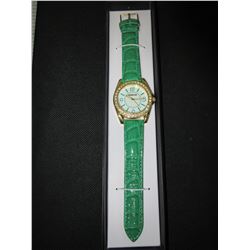 New ManHattan Quartz Stainless fashon watch / Green