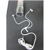Image 1 : 2 New Zippered Headphones 1 white 1 black