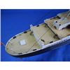 Image 2 : RMS Queen Mary Limited 40" w/ LED Lights Model Cruise Ship