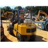 Image 4 : YALE GLP080LFNSBE088 FORKLIFT, VIN/SN:D870115 4' FORKS, MAX CAPACTIY 8,000#, METER READING 5,377 HOU