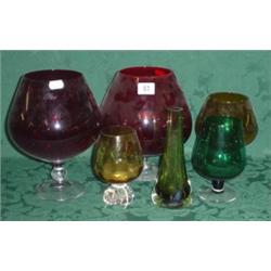 Two ruby glass vases plus two amber and two green