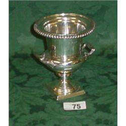 Camagna shape 5oz silver vase Sheffield 1904 by Thomas Bradbury