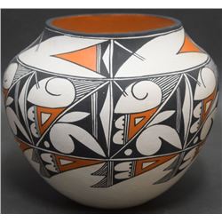 ACOMA INDIAN POTTERY OLLA (PETERS)