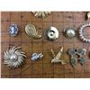 Image 3 : Lot of vintage brooches