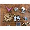Image 2 : Lot of vintage brooches