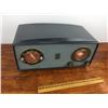 Image 1 : Philco clock radio, clock works, radio needs work, no cracks