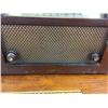 Image 3 : Philco wooden tube radio