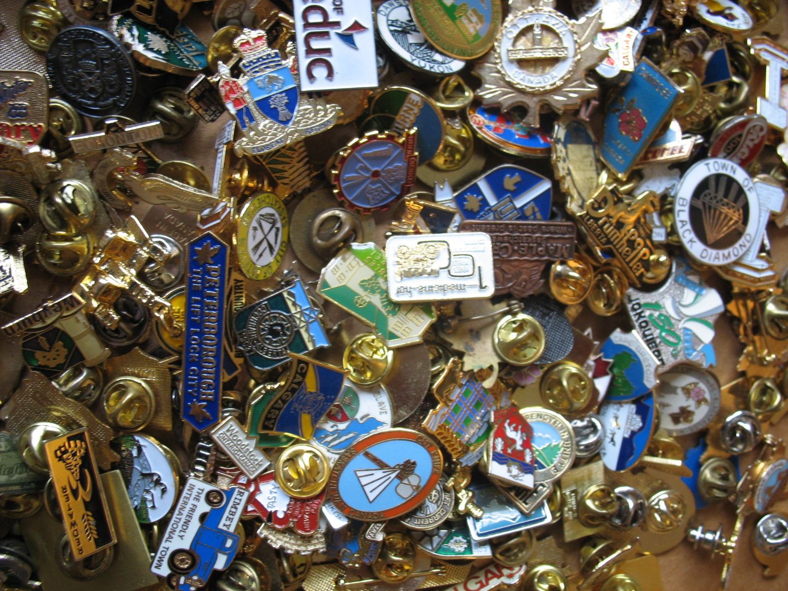 Lapel / Hat Pins Lot of 370 Canadian Town Pins Schmalz Auctions