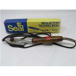 SELECTOR TACKING IRON, BASE IS TEFLON COATED - Schmalz Auctions