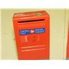 Image 2 : 3 CANADA POST BANKS 8.5"T