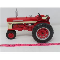 FARMALL 350 TRACTOR 8 1/2 "L