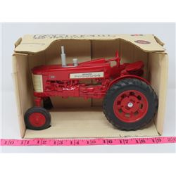 ERTL FARM ALL 350 TRACTOR RED