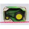 Image 1 : JOHN DEERE TRACTOR MODEL R