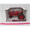 Image 2 : CASE IH FARMALL 300 TRACTOR