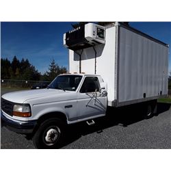 0U -- 1997 FORD SD REEFER CUBE VAN, WHITE, 330231 KM'S