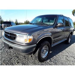 L6 --  1998 Ford Explorer , Grey , 234198  KM's