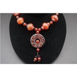 Round Agate Pendant with Agate Necklace.