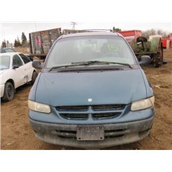 2000 DODGE CARAVAN, GREEN, VIN 2B4GP2432YR600995 SALVAGE