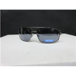 New Foster Grant Sunglasses