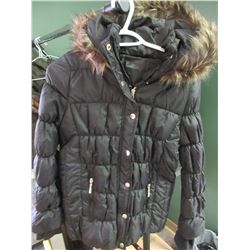 New Girls Winter Coat with hood / size med