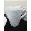 Image 2 : 4 Corelle Coffee Mugs & 4 Bowls