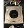 Image 2 : NINTENDO GAMECUBE W/ CONTROLLER