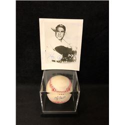 YOGI BERRA AUTOGRAPH LOT (BASEBALL/ CARD)