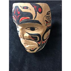 2016 HAND CARVED NATIVE ART WALL MASK BY D. SMITH (6" X 12")