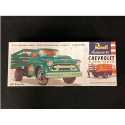 REVELL CHEVROLET 2-TON TRUCK ALL PLASTIC UNASSEMBLED MODEL KIT