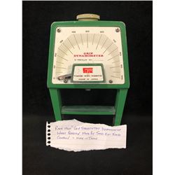 1960'S GRIP STRENGTH TEST DYNAMETER (TAKEI KIKI KOGYO) MADE IN JAPAN