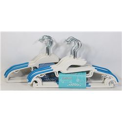 2 BUNDLES OF NEW NONSLIP HANGERS