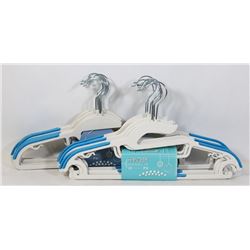 2 BUNDLES OF NEW NONSLIP HANGERS