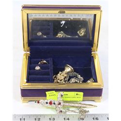 VINTAGE VELVET JEWELRY BOX WITH VINTAGE