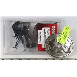 ROADMASTER EMBLEM SET-SITTING GIRLS WITH BELT