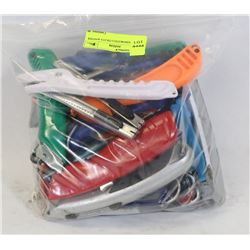 BAG OF ASSORTED UTILITY KNIVES