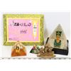 Image 1 : BOX WITH ASSORTED EGYPTIAN DECOR.