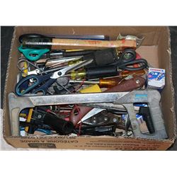 BOX OF ASSORTED HANDYMAN  HAND TOOLS