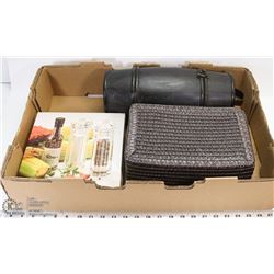 HOUSEHOLD ITEMS, INCLUDES BARREL STYLE STORAGE BOX
