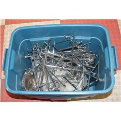 TOTE WITH LID FULL OF RETAIL DISPLAY PARTS