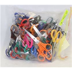 LOT OF 40 SMALL SCISSORS