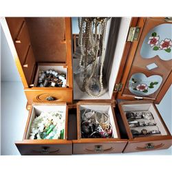 21)  MAPLE JEWELRY BOX & CONTENTS