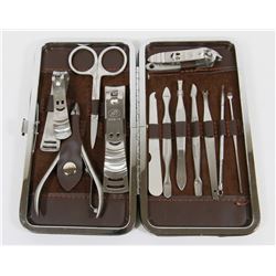 NEW 12-PC MANICURE SET IN LEATHER