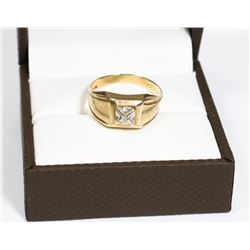 10 KT GOLD MEN'S RING W/CENTER DIAMOND -
